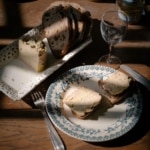 Table de Noël à la ferme Bastebieille : foie gras entier sur pain de campagne et bocaux